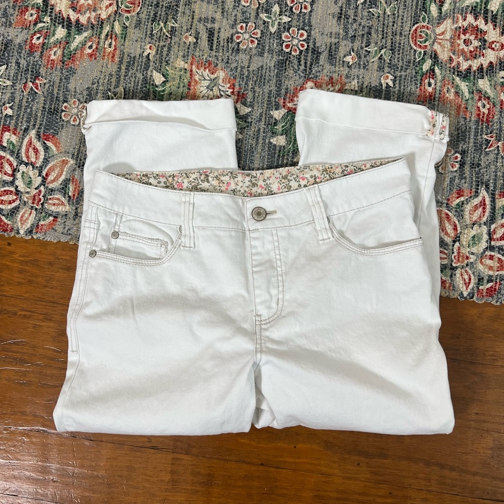 Faded Glory floral cuff white cropped denim jeans